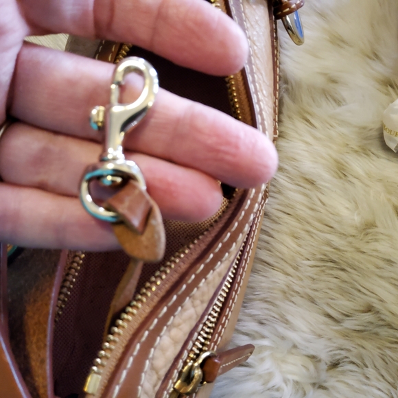 Dooney & Bourke Vintage Moon Bag Beyond EUC - Picture 2 of 16